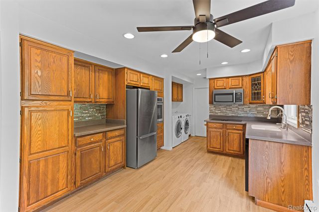 3765 Ruthland Drive, Troy, MI 48084