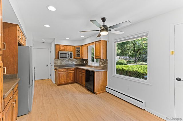 3765 Ruthland Drive, Troy, MI 48084