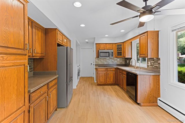 3765 Ruthland Drive, Troy, MI 48084