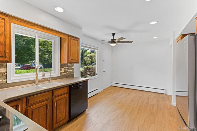 3765 Ruthland Drive, Troy, MI 48084