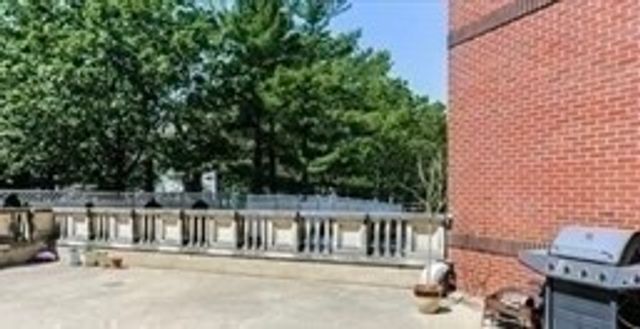 2440 Massachusetts Avenue 17, Cambridge, MA 02140