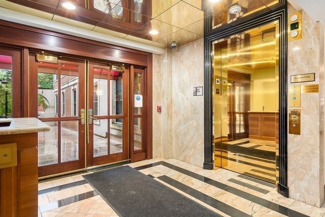 2440 Massachusetts Avenue 17, Cambridge, MA 02140