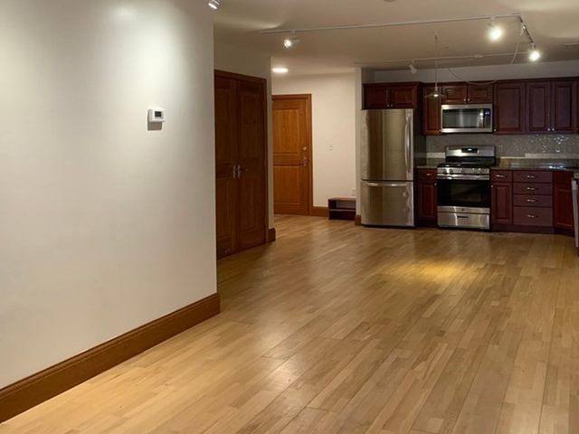 2440 Massachusetts Avenue 17, Cambridge, MA 02140