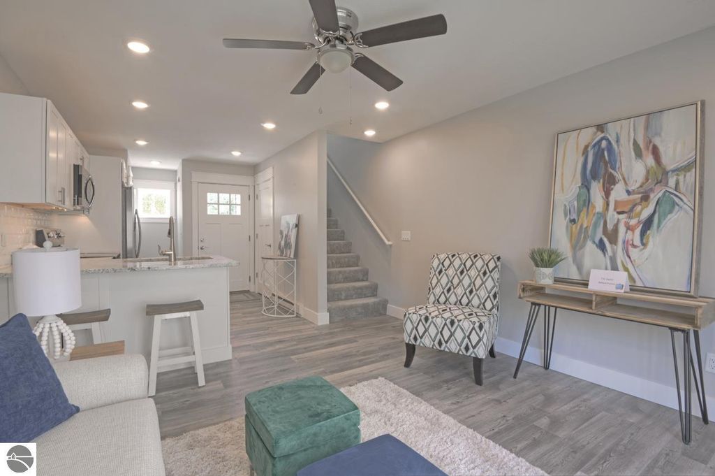 Image 13 of property listing at 1139 E Eighth Street # 7, Traverse City, MI 49686