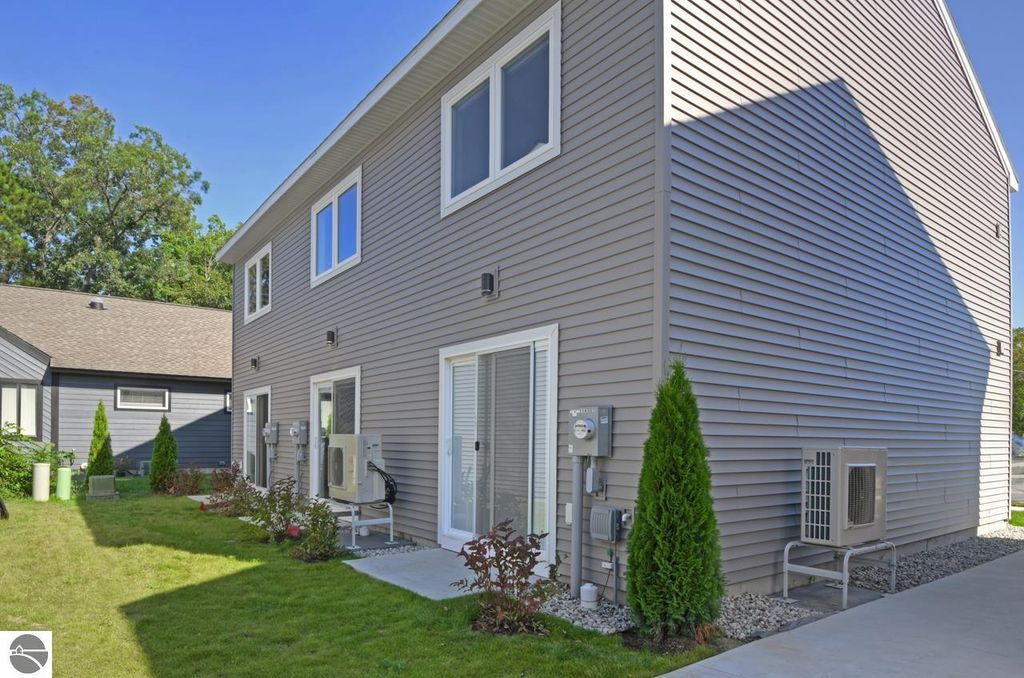 Image 27 of property listing at 1139 E Eighth Street # 7, Traverse City, MI 49686