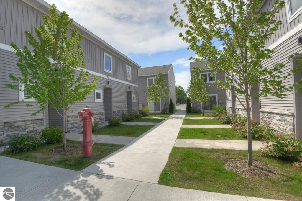 Image 31 of property listing at 1139 E Eighth Street # 7, Traverse City, MI 49686