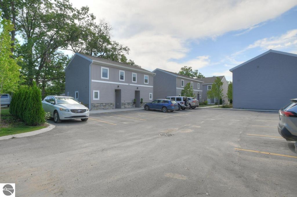 Image 33 of property listing at 1139 E Eighth Street # 7, Traverse City, MI 49686
