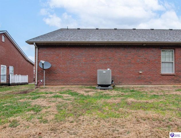 104 Bluegrass Drive, Hodgenville, KY 42748