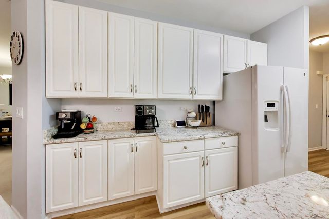 30603 Mccormick Lane 30603, Warrenville, IL 60555