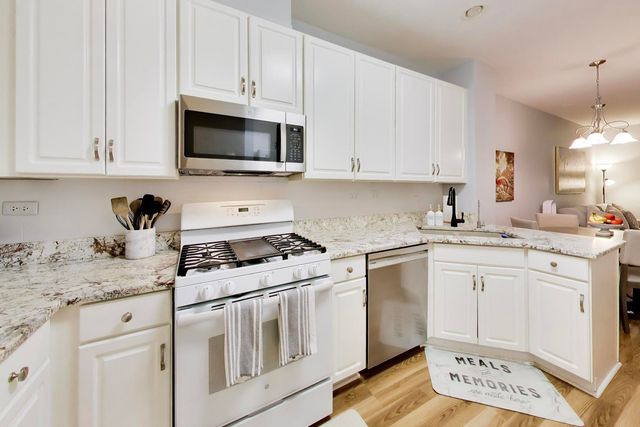 30603 Mccormick Lane 30603, Warrenville, IL 60555