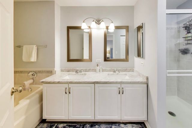 30603 Mccormick Lane 30603, Warrenville, IL 60555