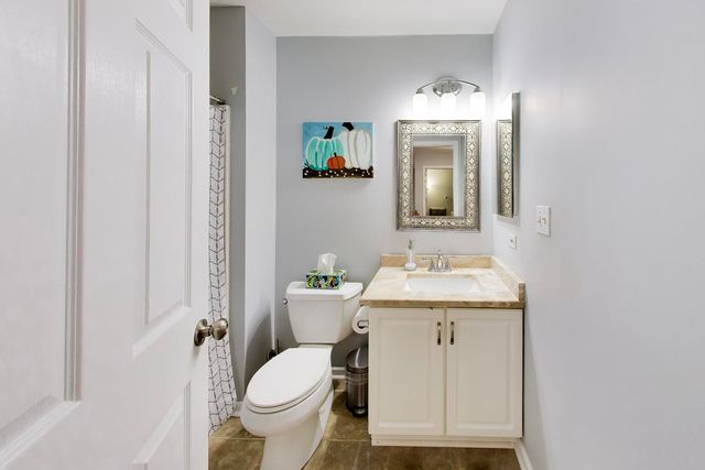 30603 Mccormick Lane 30603, Warrenville, IL 60555