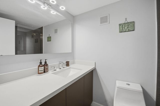 1200 West Avenue 324, Miami Beach, FL 33139