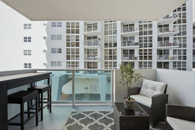 1200 West Avenue 324, Miami Beach, FL 33139