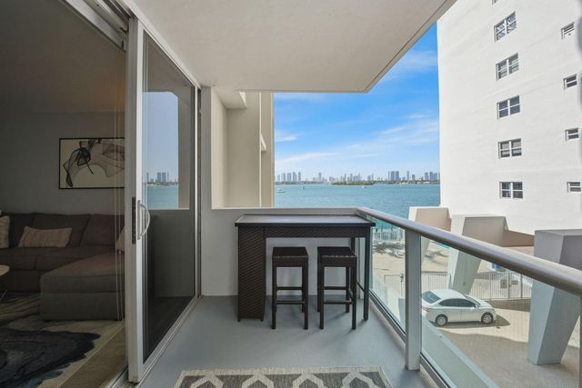 1200 West Avenue 324, Miami Beach, FL 33139
