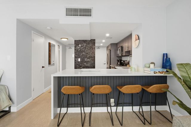 1200 West Avenue 324, Miami Beach, FL 33139