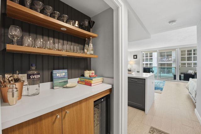 1200 West Avenue 324, Miami Beach, FL 33139