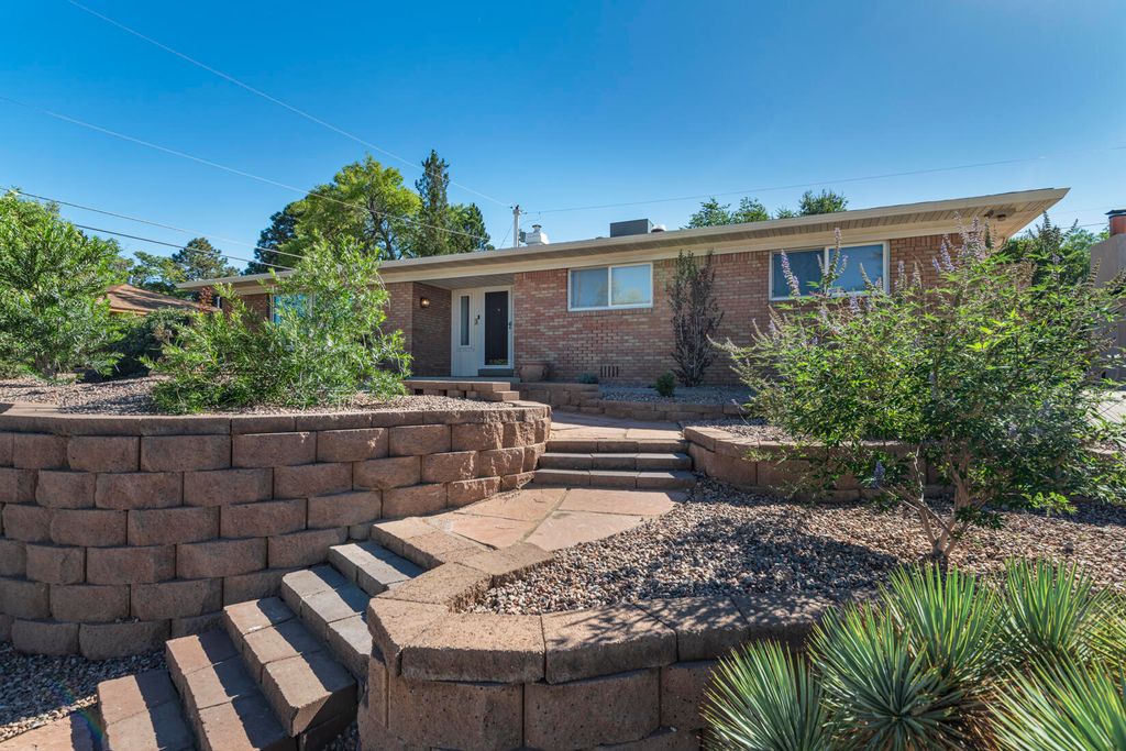 2612 Cutler Avenue NE, Albuquerque, NM 87106