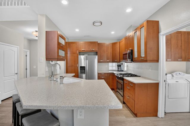 756 Rodmartin Ct, Folsom, CA 95630