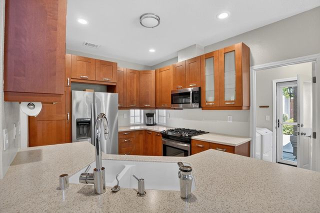 756 Rodmartin Ct, Folsom, CA 95630