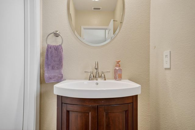 756 Rodmartin Ct, Folsom, CA 95630