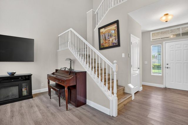756 Rodmartin Ct, Folsom, CA 95630