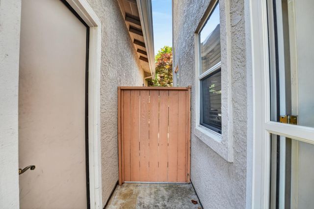 756 Rodmartin Ct, Folsom, CA 95630
