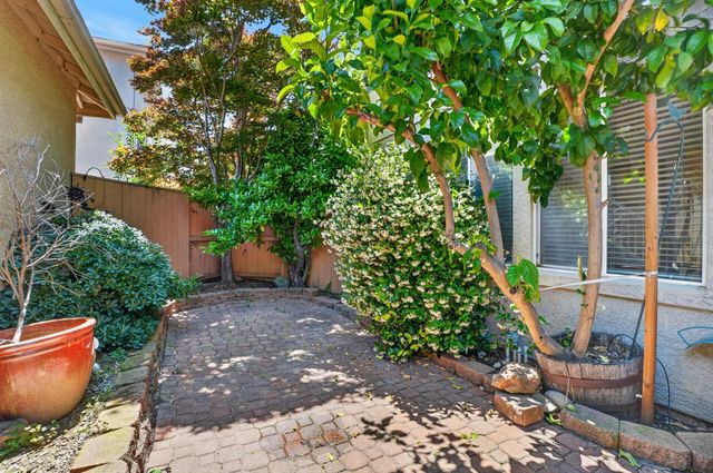 756 Rodmartin Ct, Folsom, CA 95630