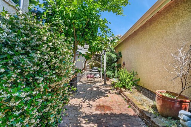 756 Rodmartin Ct, Folsom, CA 95630