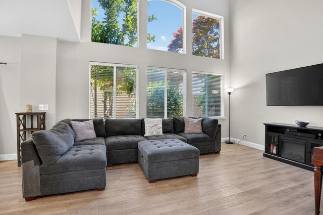756 Rodmartin Ct, Folsom, CA 95630