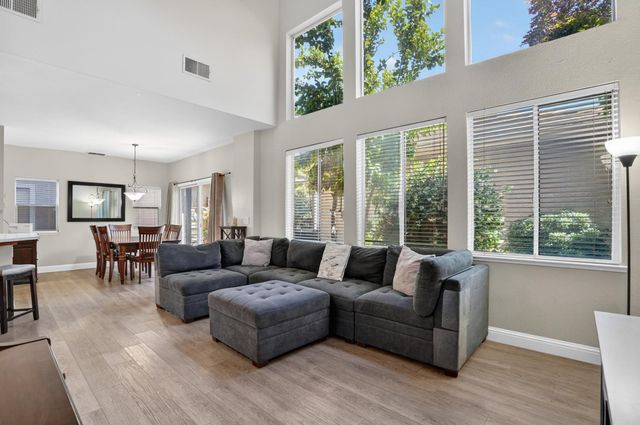 756 Rodmartin Ct, Folsom, CA 95630