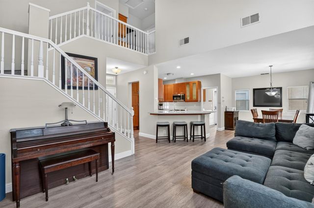 756 Rodmartin Ct, Folsom, CA 95630