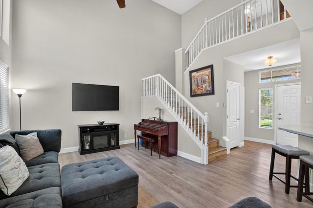 756 Rodmartin Ct, Folsom, CA 95630