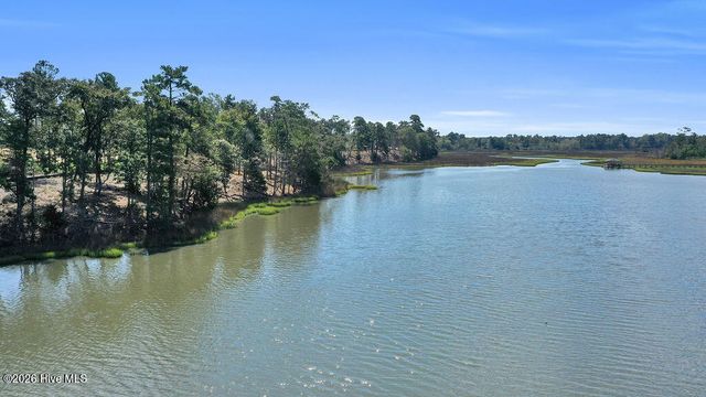 115 Halcyon Drive, Hampstead, NC 28443