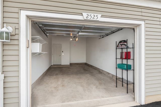 2525 Park Ridge Court 2525, Crest Hill, IL 60403