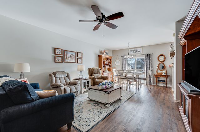 2525 Park Ridge Court 2525, Crest Hill, IL 60403