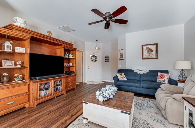 2525 Park Ridge Court 2525, Crest Hill, IL 60403