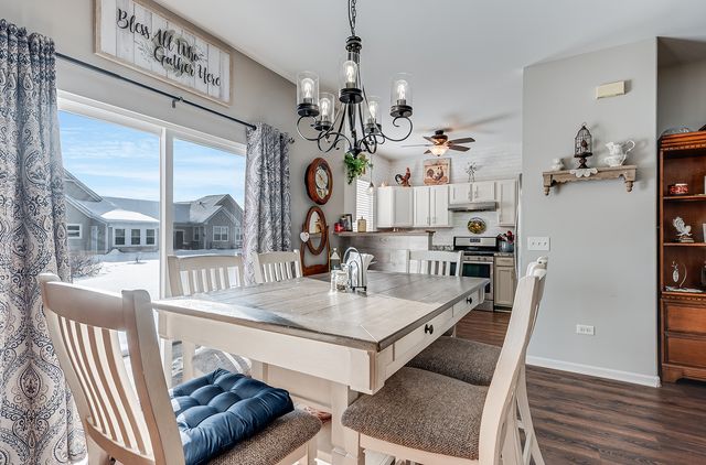 2525 Park Ridge Court 2525, Crest Hill, IL 60403