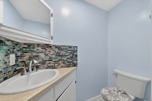 2 Bryant St D, Freetown, MA 02702