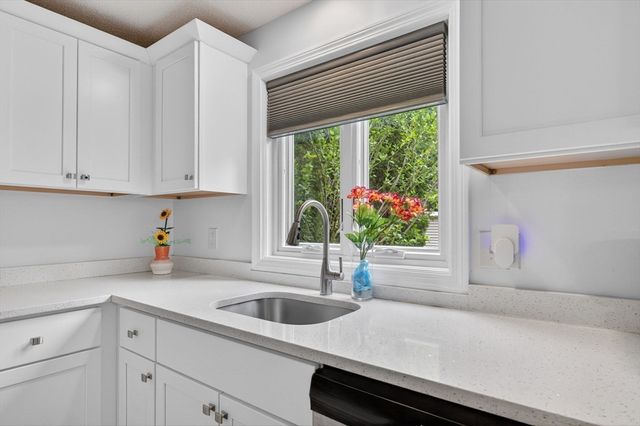 2 Bryant St D, Freetown, MA 02702