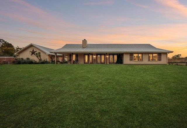 25202 Highway 105, Sour Lake, TX 77659