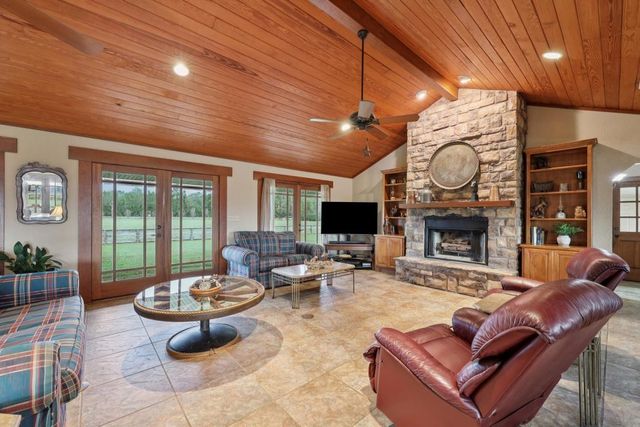 25202 Highway 105, Sour Lake, TX 77659