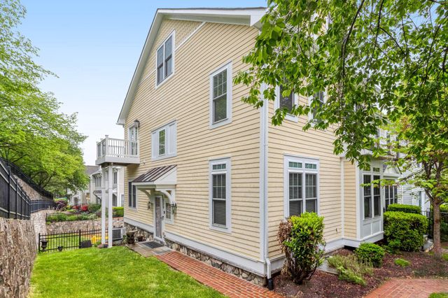 114 MOUNT HIGH ST, Occoquan, VA 22125