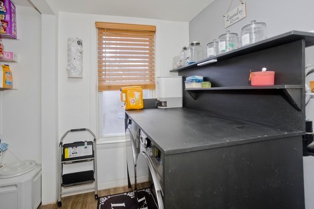 15 Florida St, Springfield, MA 01109