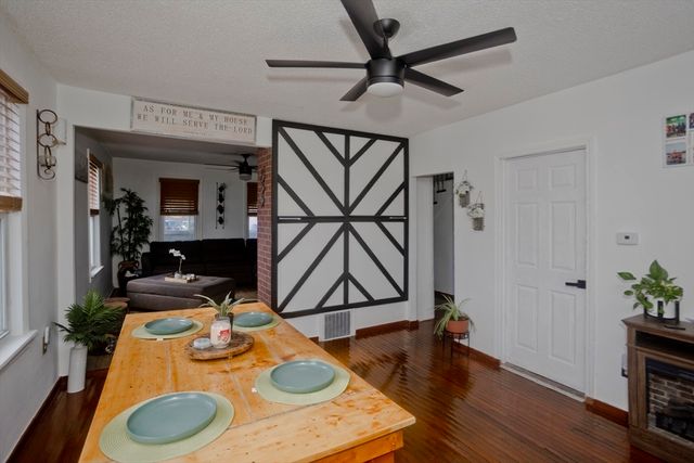 15 Florida St, Springfield, MA 01109