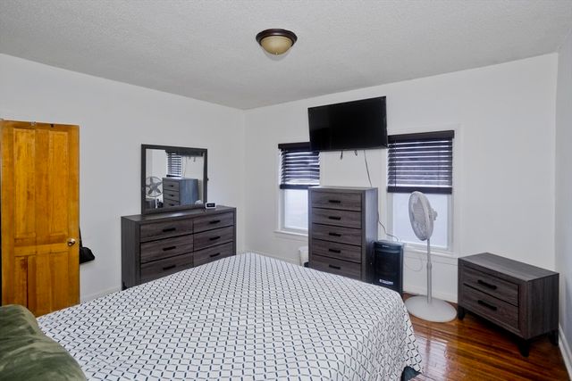 15 Florida St, Springfield, MA 01109