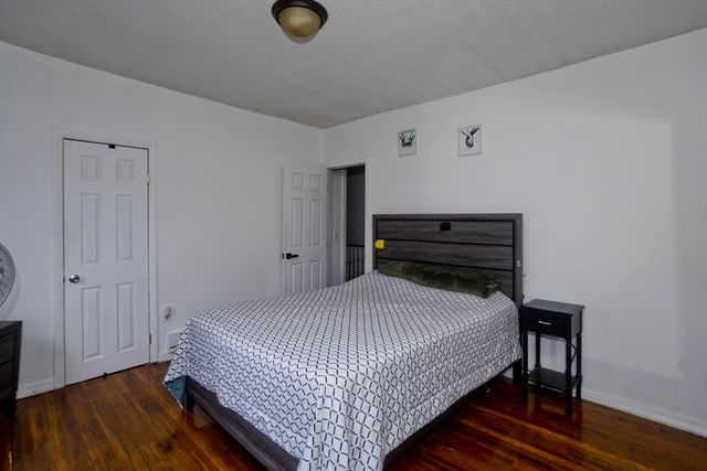 15 Florida St, Springfield, MA 01109