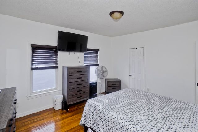 15 Florida St, Springfield, MA 01109