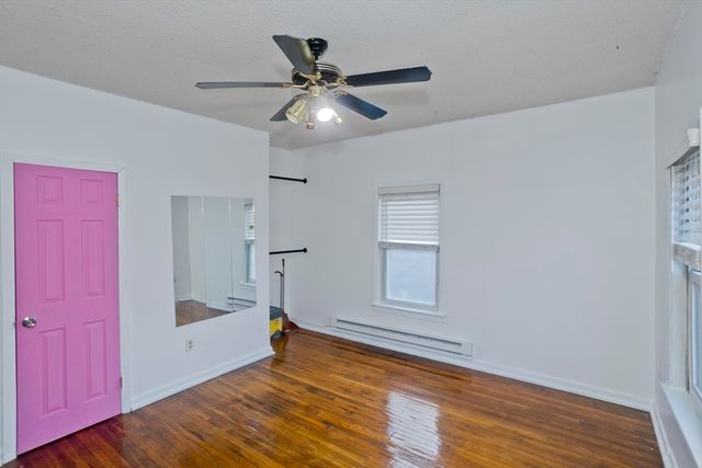15 Florida St, Springfield, MA 01109