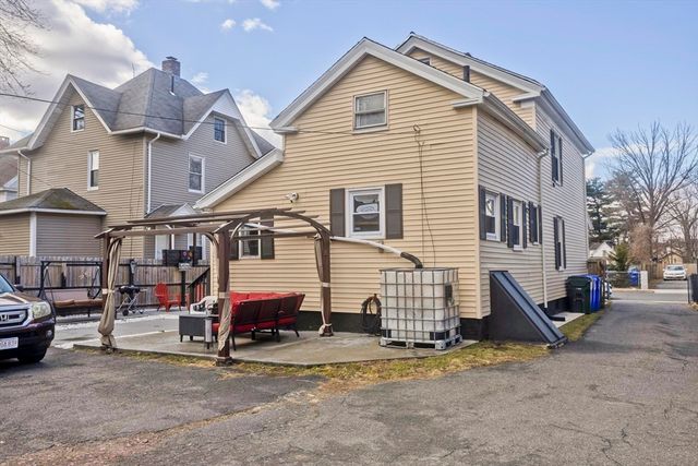 15 Florida St, Springfield, MA 01109